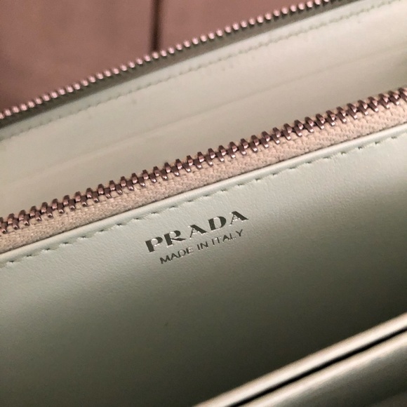 Prada Rabbit Liberty Glacé Opaline James Jean Limited Edition Zippy Wallet - Picture 6 of 9